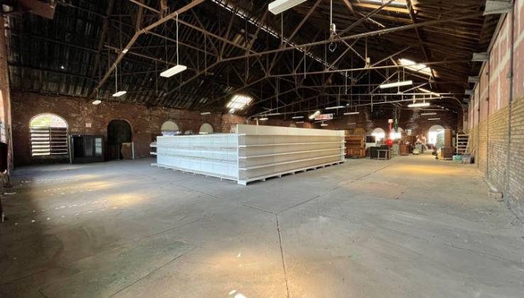 Warehouse of 1.955m² with many possibilities