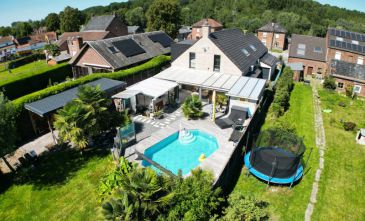 Superbe Villa de 4 chambres avec bureau, lumineux salon, piscine et jardin à Enghien